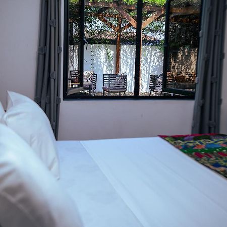 Ahome Guest House & Lounge Lomé Esterno foto